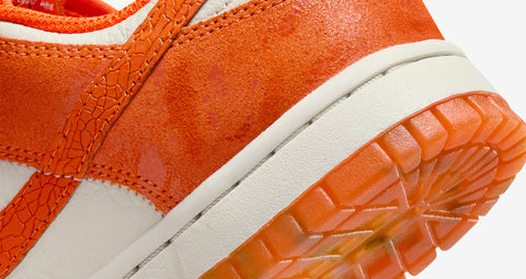 Nike Dunk Low Cracked Total Orange (W) FN7773-001