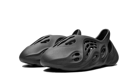 Adidas Yeezy Foam RNR Carbon (2023)